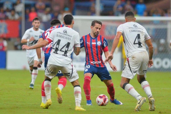 Bahia x Vitória se enfrentam em momentos distintos no Brasileirão