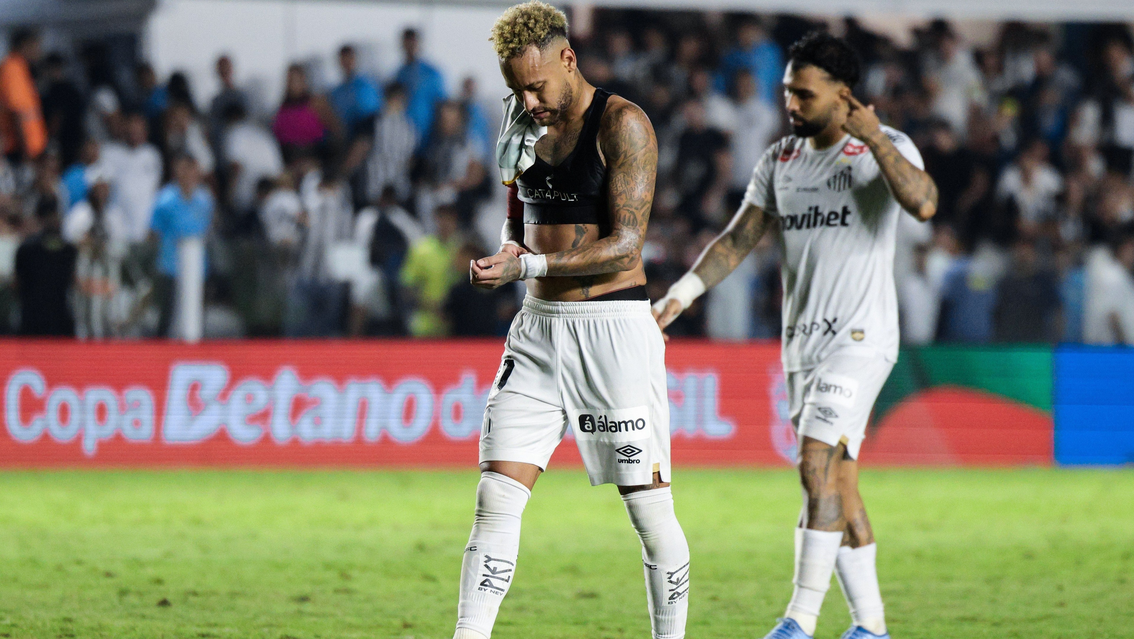 Convocação, lesão e exames: Neymar completa um mês longe dos gramados
