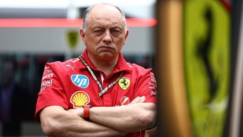 Alonso diz que renovação com Aston Martin foi decidida em 5 minutos