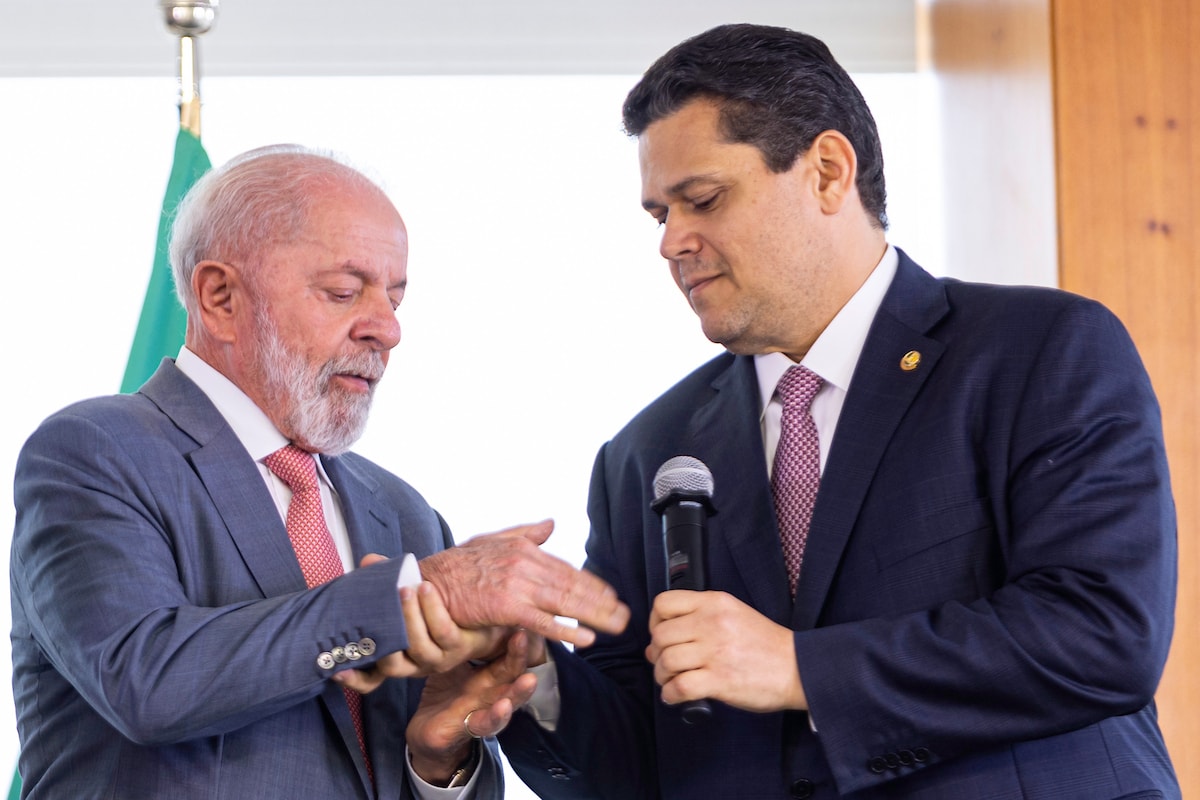 Lula e Alcolumbre se reúnem e ministro fala em retomada de diálogo