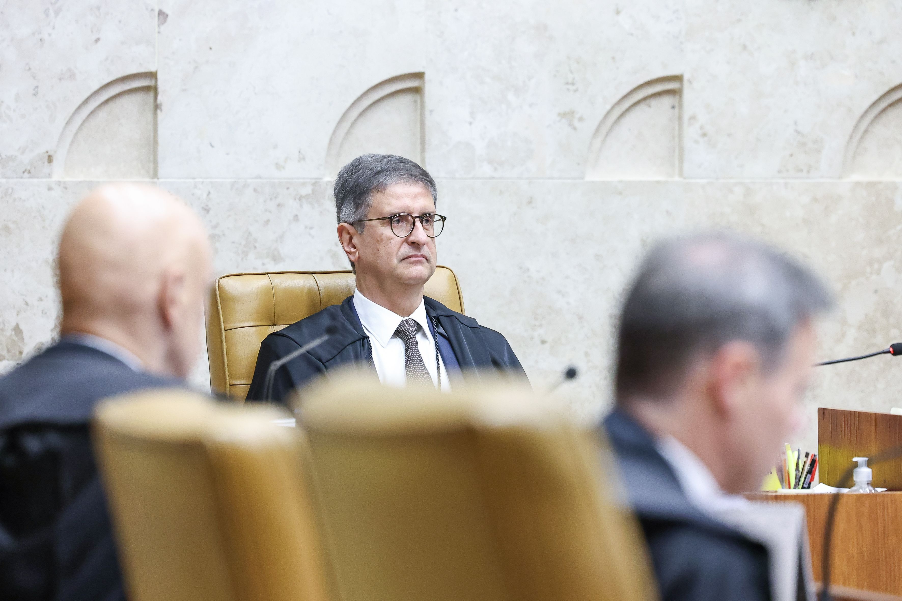 PGR cobra explicação de Mendonça sobre pagamentos de Vorcaro