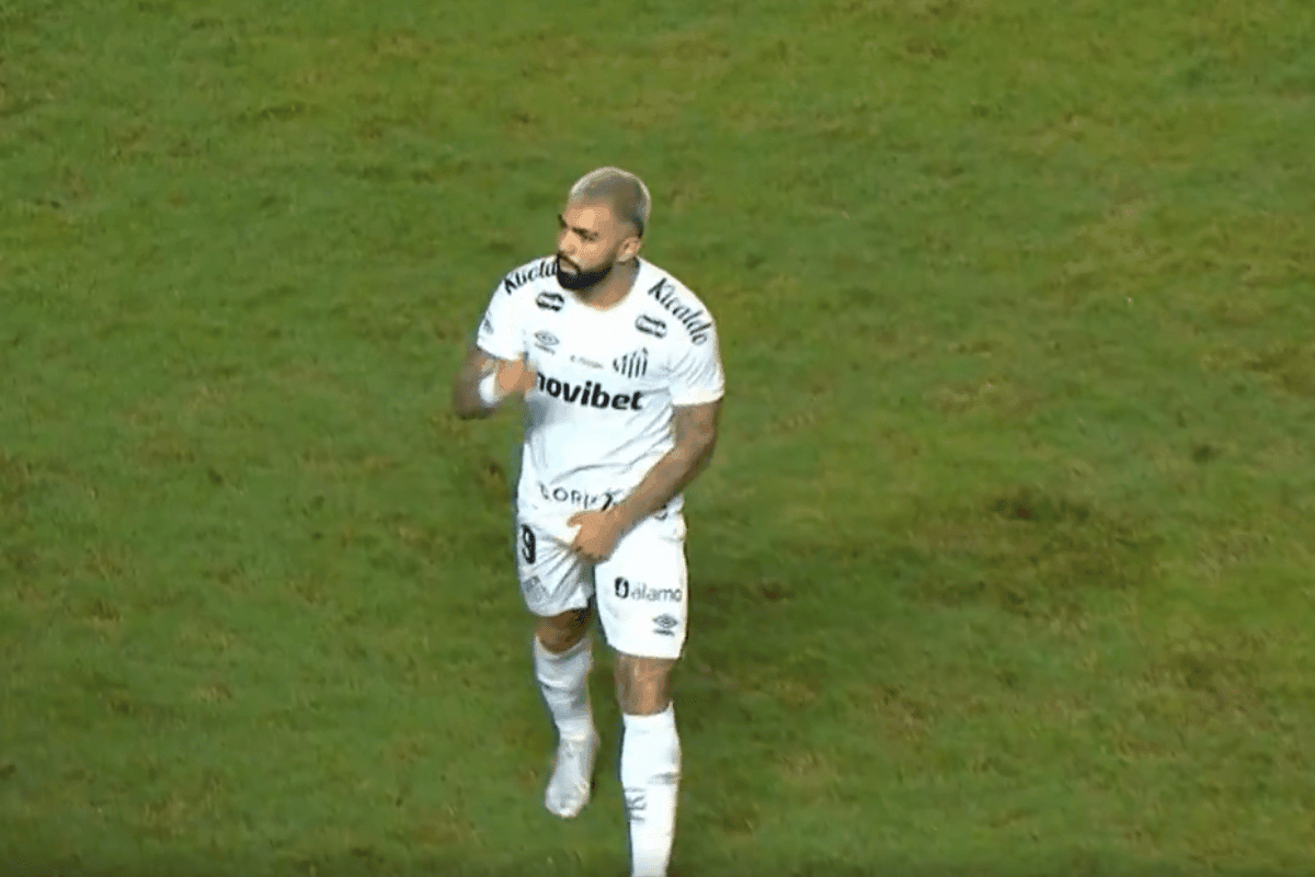STJD suspende Gabigol por gesto obsceno durante partida do Brasileirão