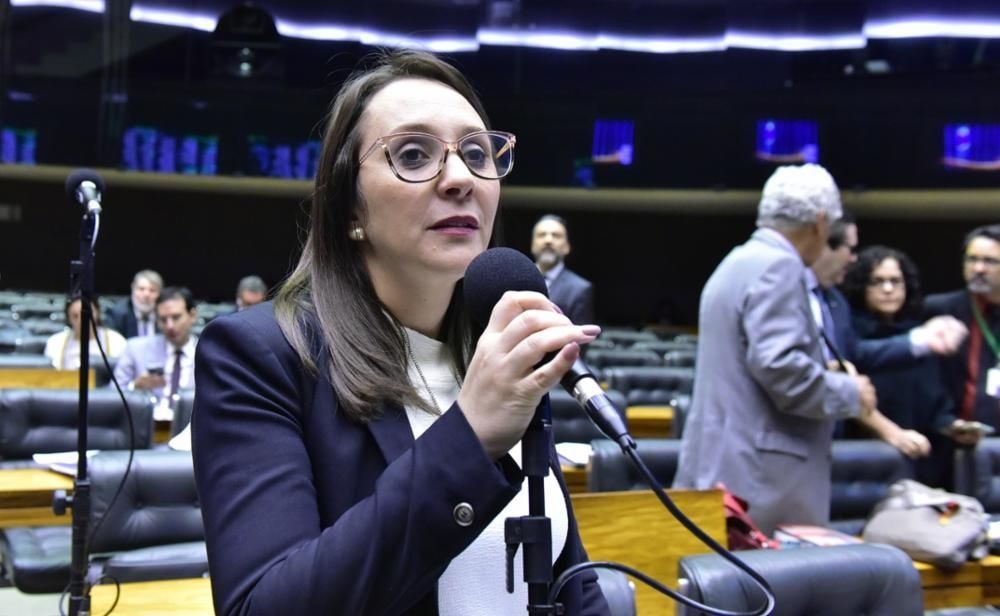 Meio/Ideia: 35% dos eleitores confiam nas urnas eletrônicas; 24% desconfiam