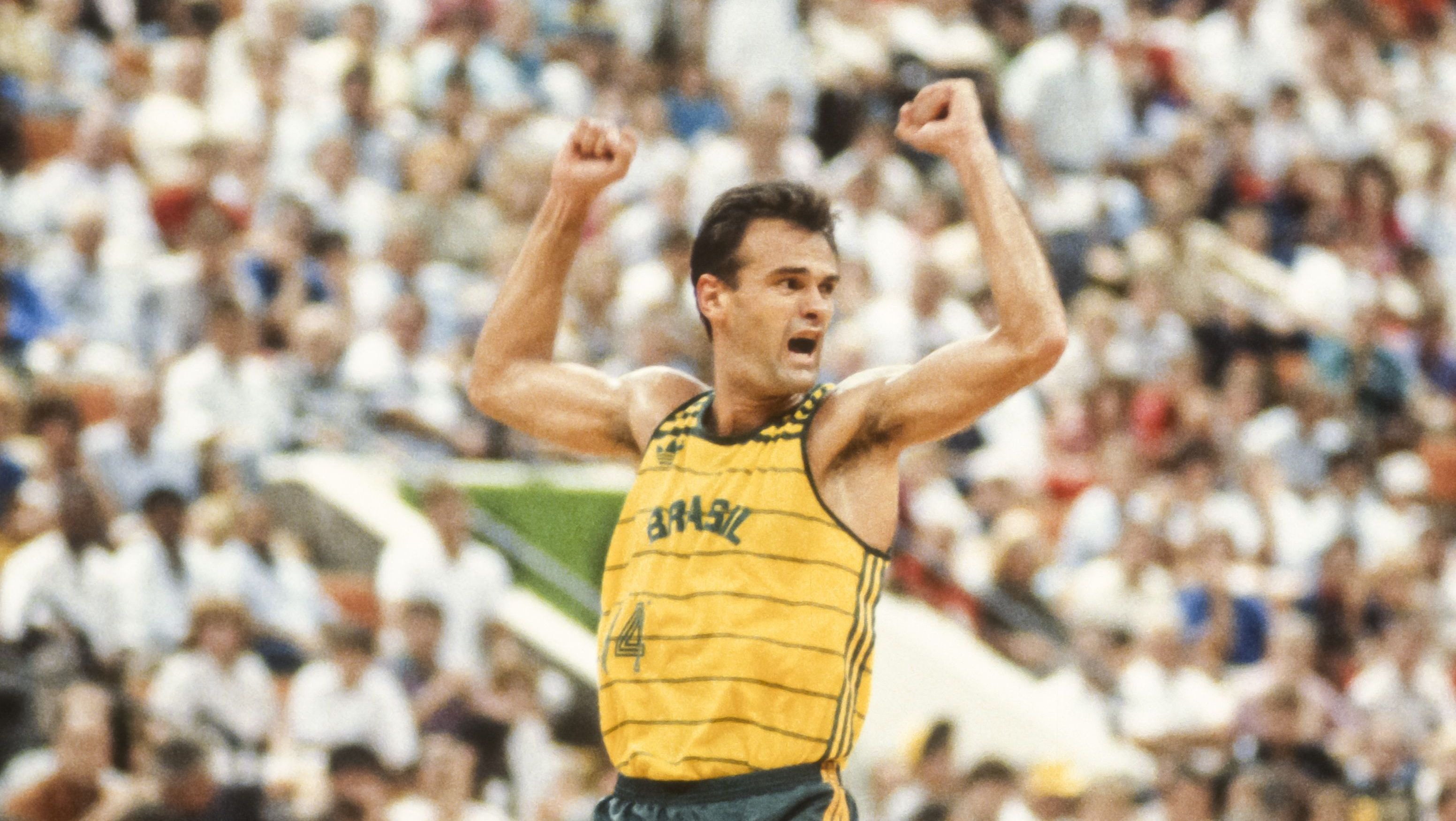 Brasileiro abre mão de recorde e ajuda rival na Maratona de Boston; veja