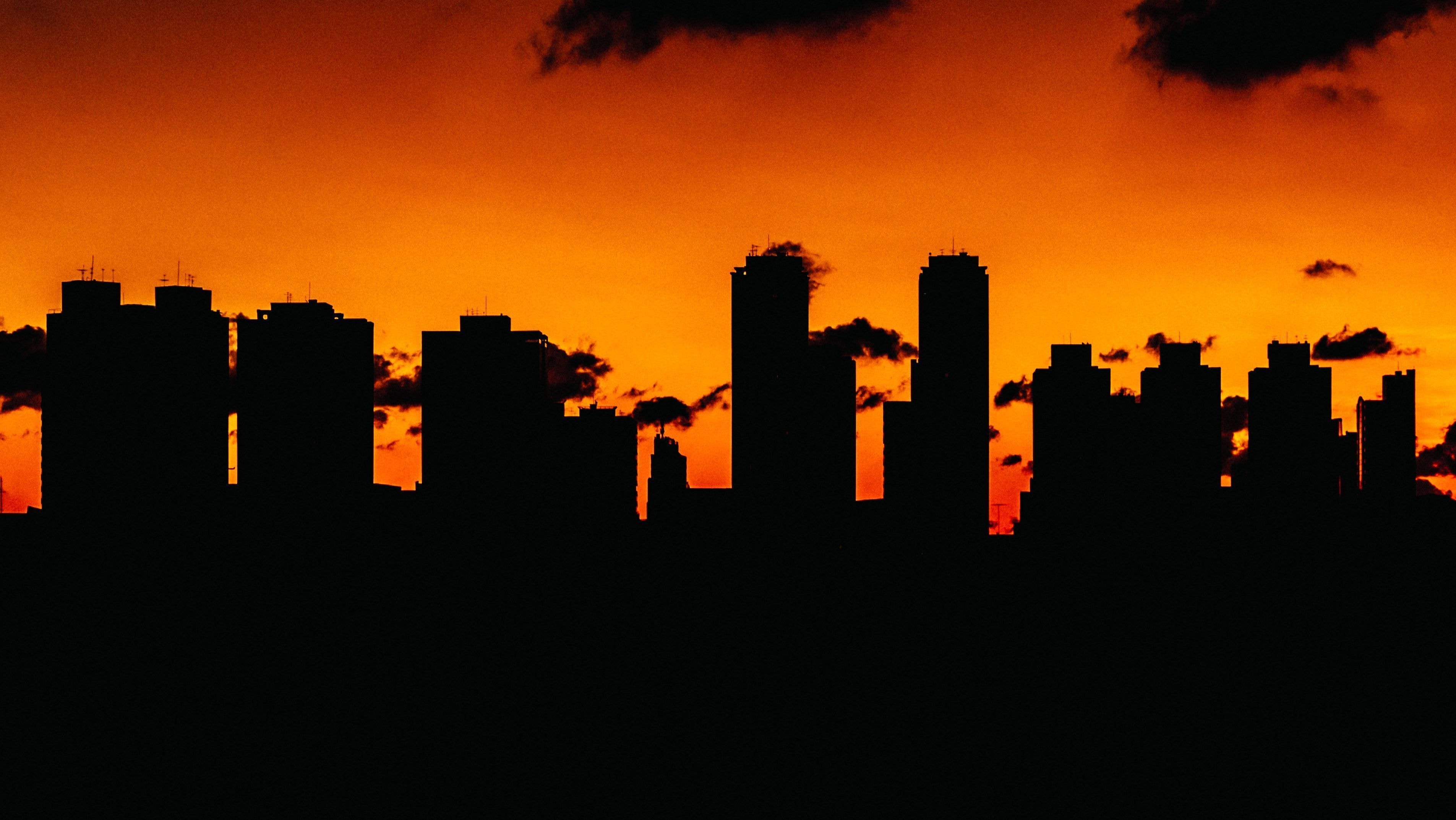 Com mais de 43ºC, cidade em MT bate recorde de calor em 2026; veja onde foi