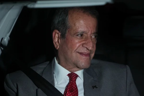 Dino suspende execução de emendas de Valdemar; veja onde