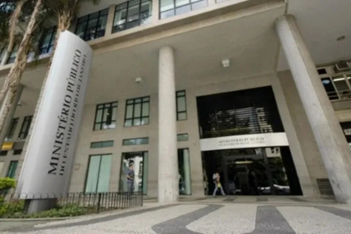 Grupo é preso após ameaçar moradores para contratar internet do CV no RJ
