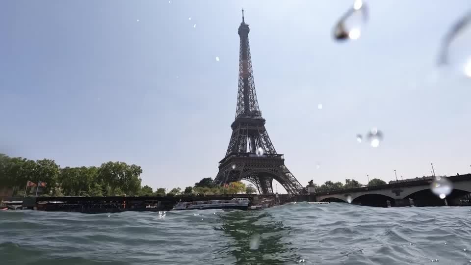O maior navio bate-estacas do mundo, com torre de 156 metros, zarpou da China e deve chegar em 45 dias para sua primeira missão internacional na Bahia