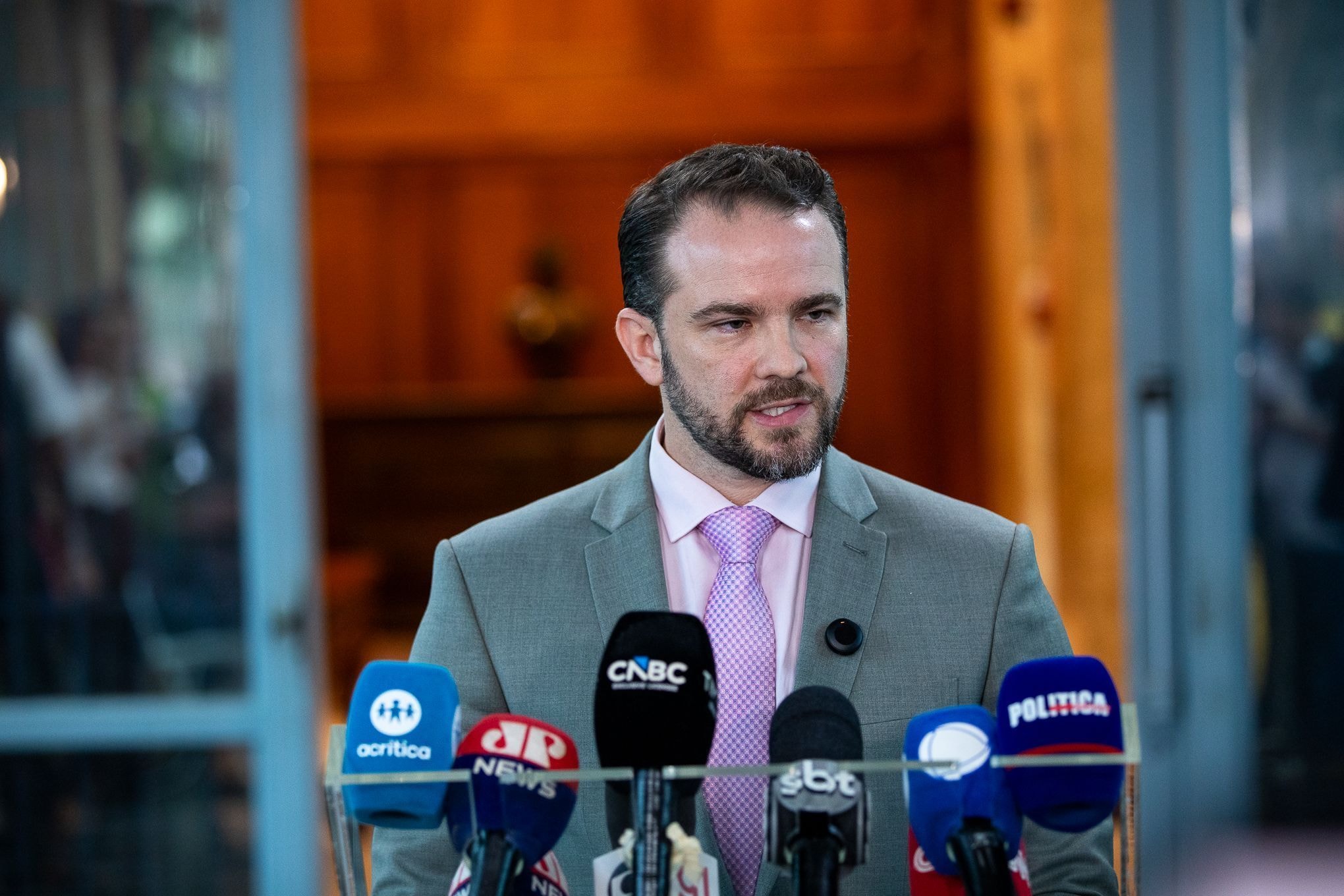 À CNN, Durigan diz “trabalhar para endurecer regras sobre bets”