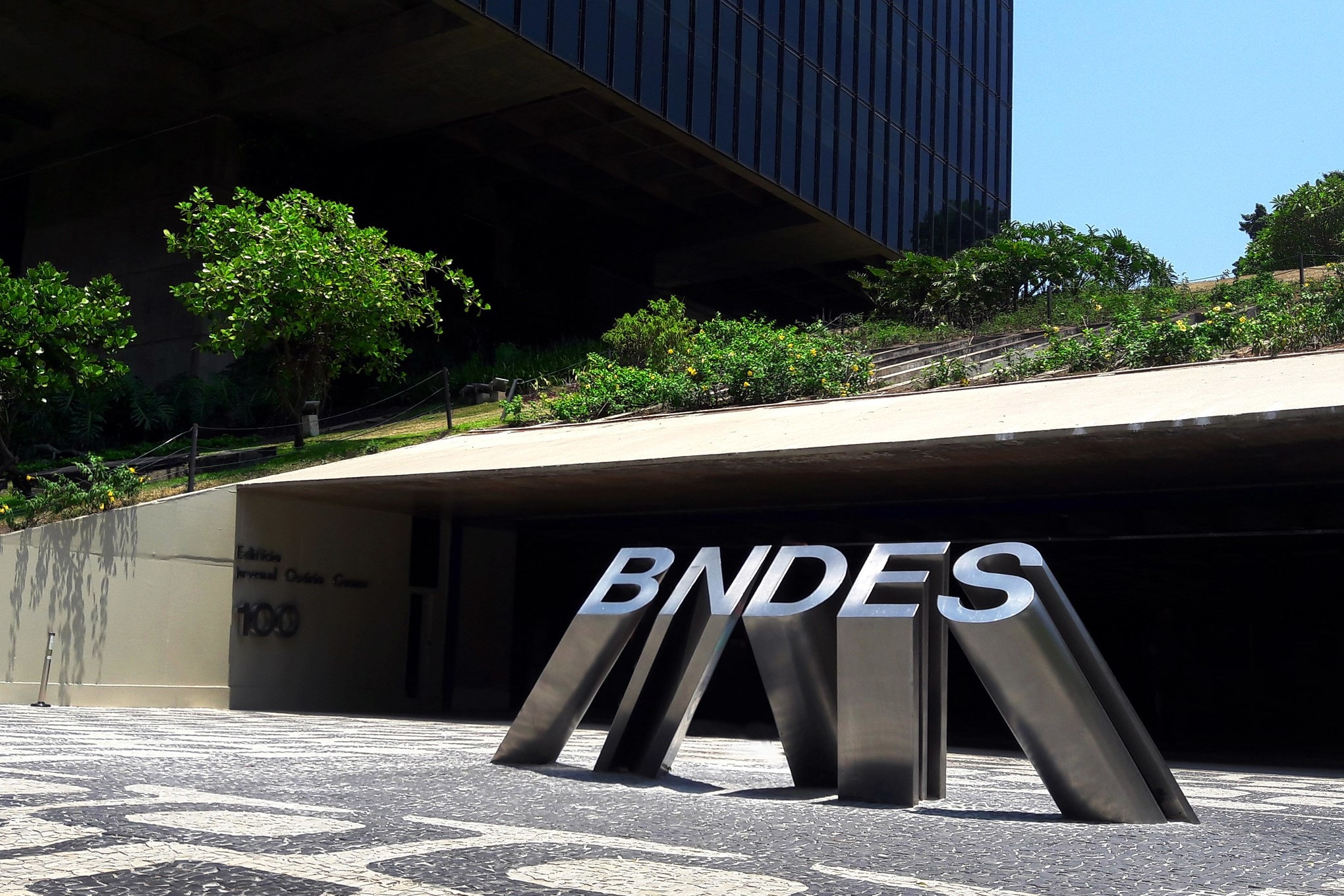 BNDES abre crédito de R$ 22,6 bilhões para empresas afetadas por tarifaço
