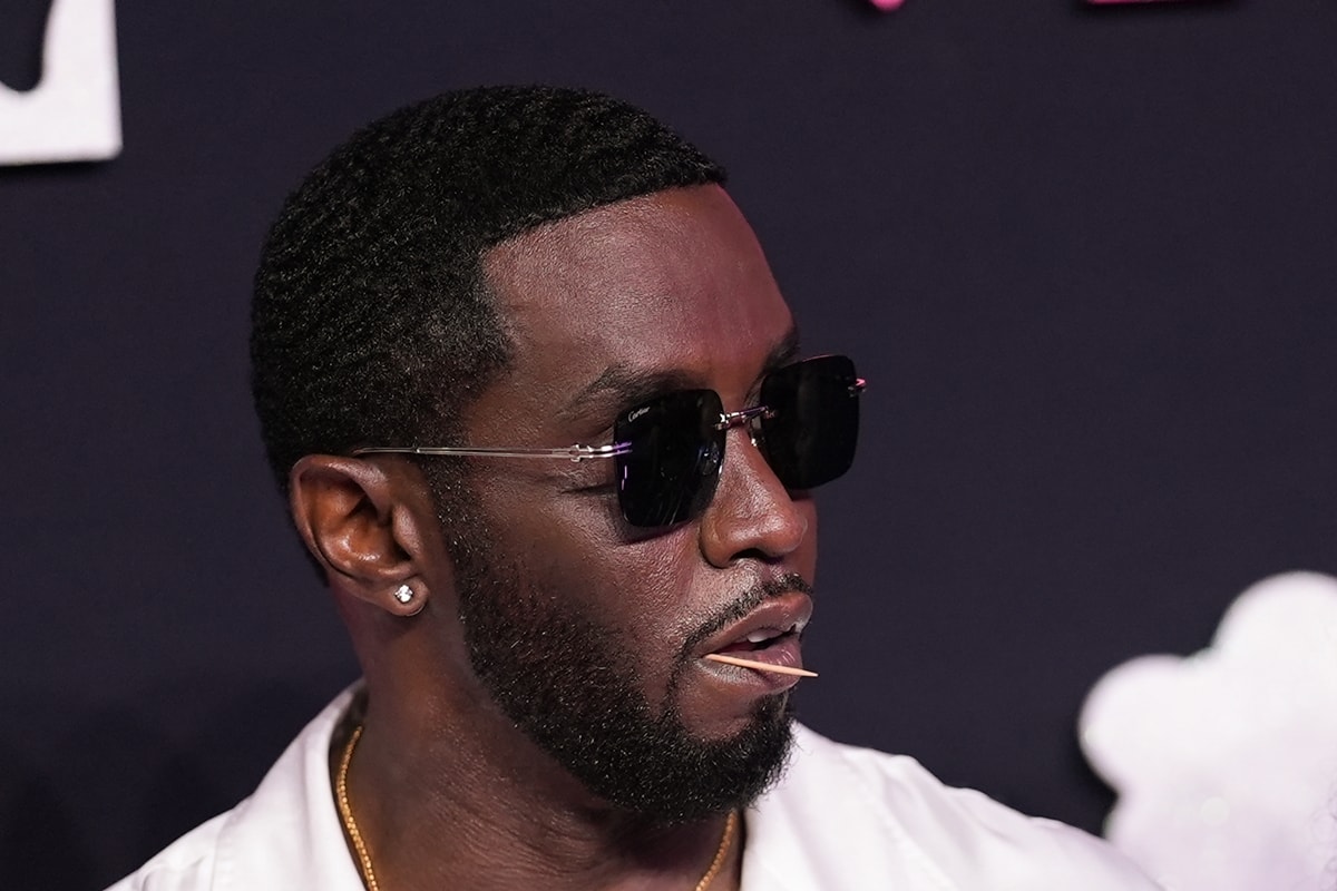 Diddy deixa prisão de ambulância após sofrer ferimento na cabeça