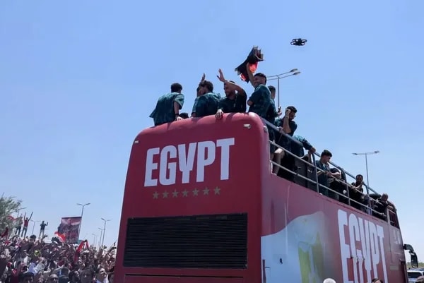 Após campanha histórica na Copa, Egito é recebido com festa no país