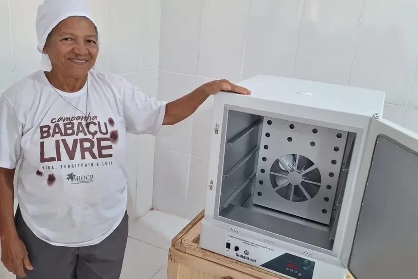 Estufas incentivam aproveitamento do coco babaçu em São Domingos do Araguaia, no Pará