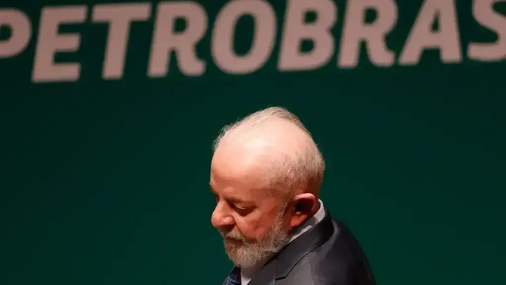 Trump exagera em ameaças e trava negociações com o Irã, diz professor