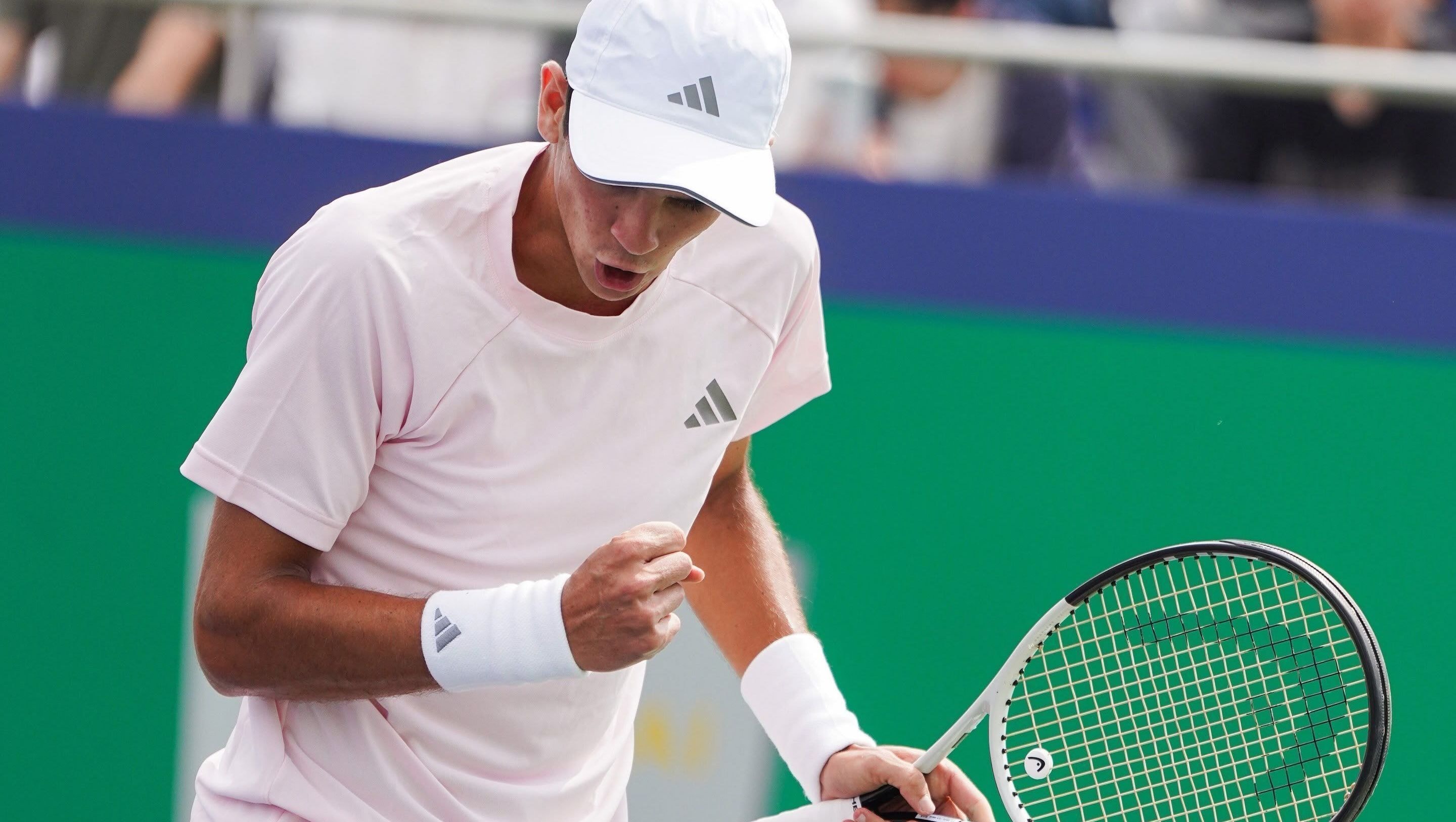 Stefani e Dabrowski seguem dominantes e avançam à semi em Wuhan
