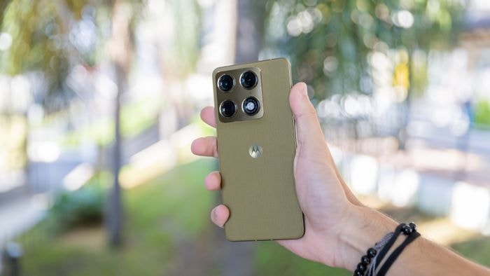 Motorola top com câmera nível iPhone aparece com R$ 3 mil de desconto na Amazon