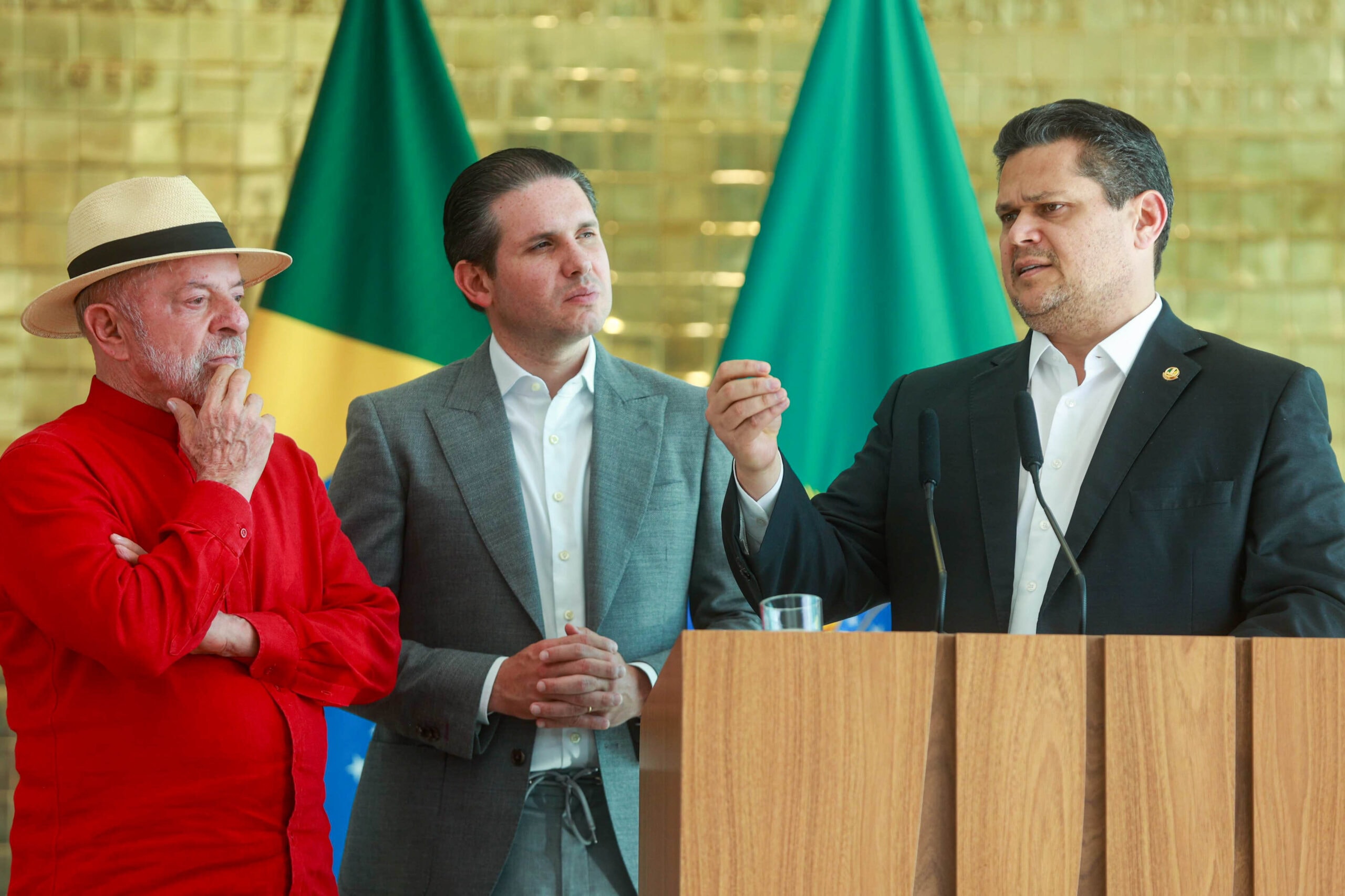 Apesar de avanço, votação do fim da 6x1 em plenário ainda depende de acordo