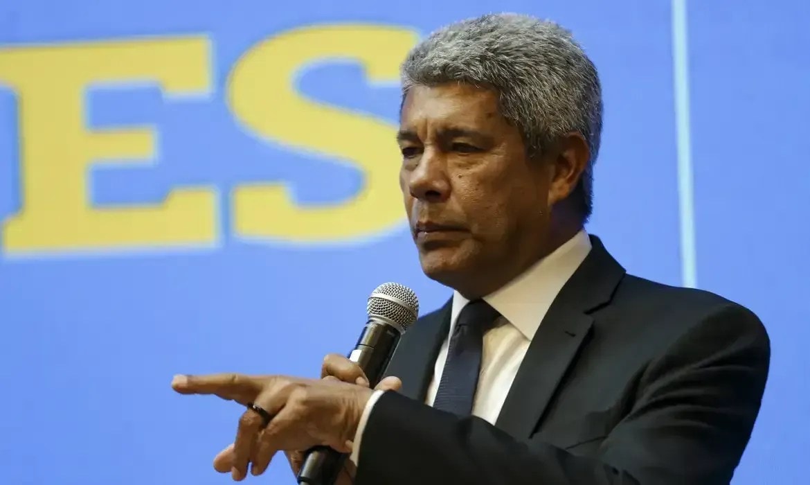 Na TV, Flávio dirá que é “mudança”; Lula apontará senador como “risco”