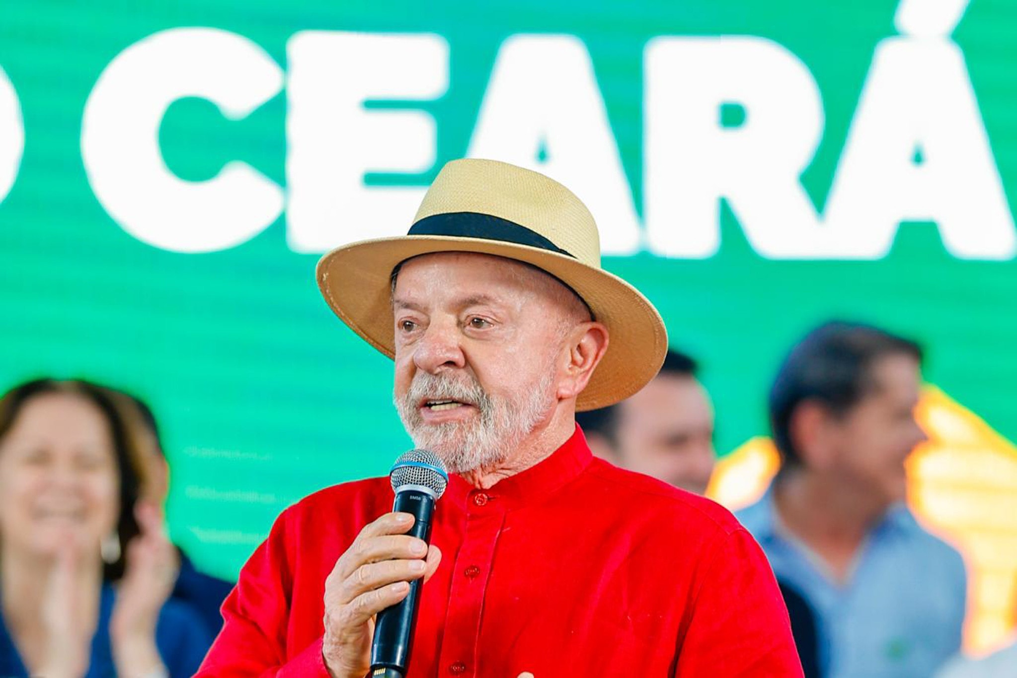 Lula dispara contra Flávio Bolsonaro: "Usa fake news para enganar o Brasil"