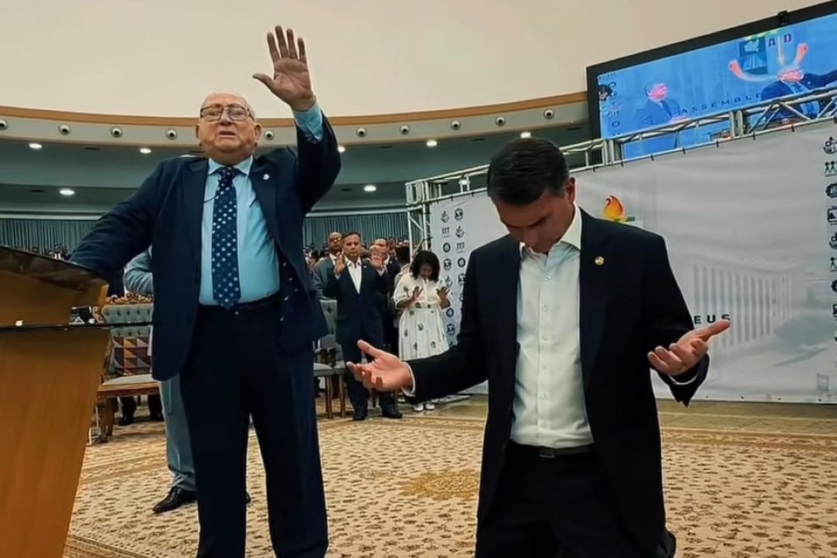 Após racha, Flávio prepara périplo em igrejas por apoio de evangélicos