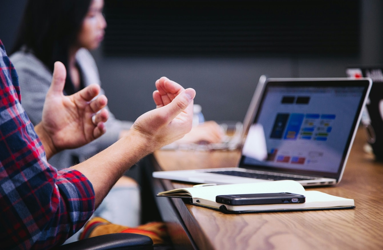 Qualidade de vida supera carreira como principal motivo para ficar no emprego