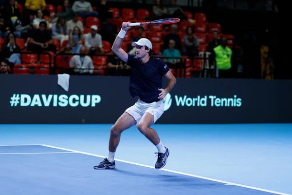 Gustavo Heide vence Wawrinka e coloca Brasil em vantagem na Copa Davis