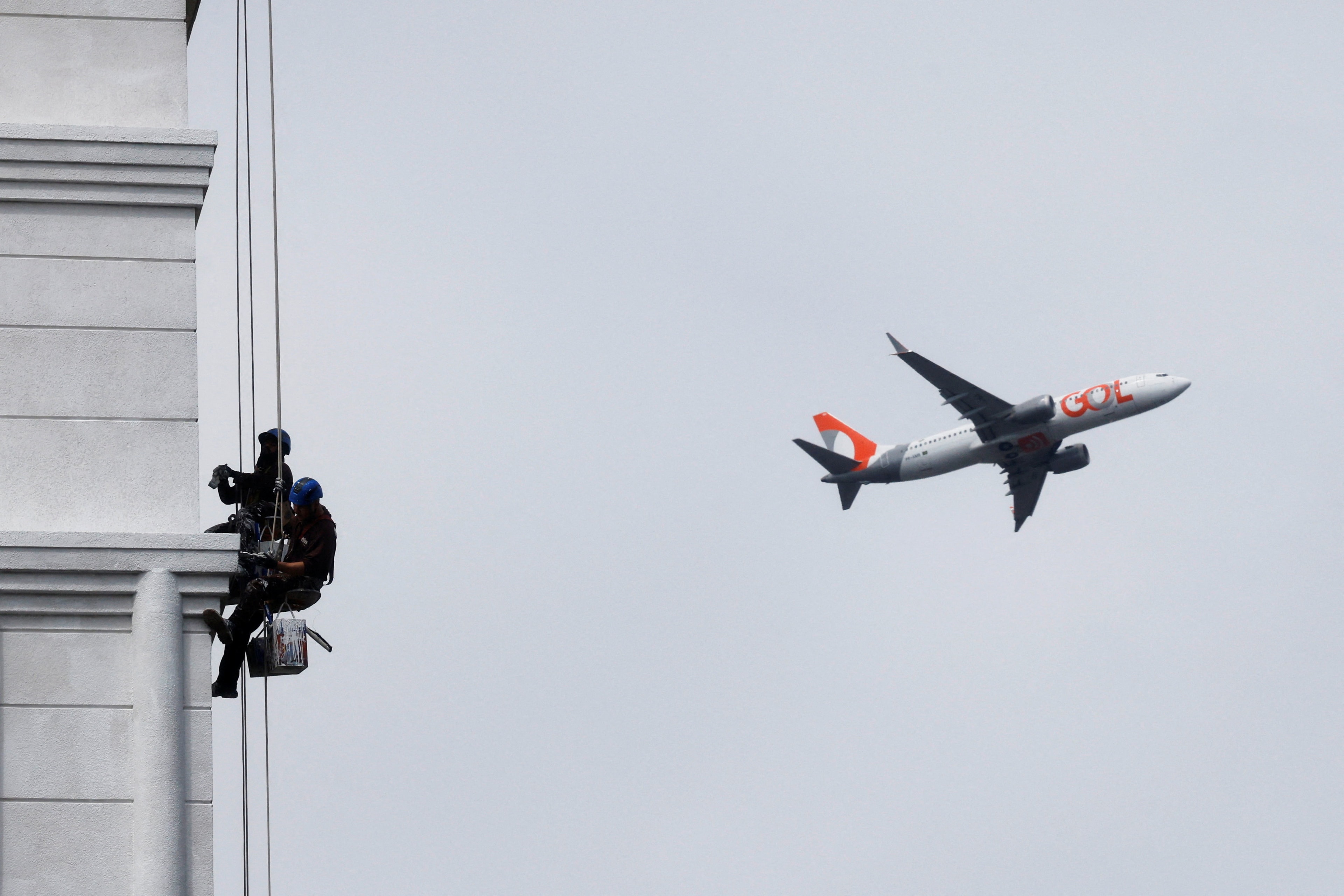 Dona de Gol e Avianca evita expansão agressiva e aposta em parcerias para crescer