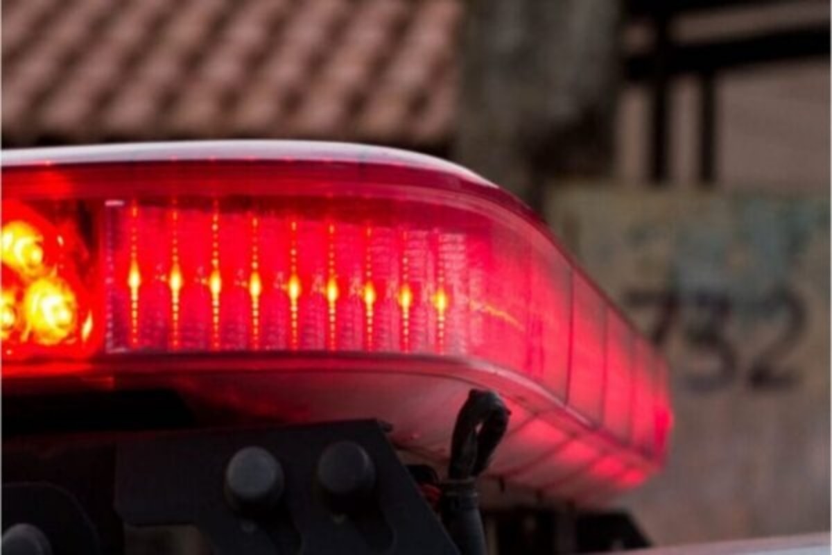 Morador de rua ataca motociclista com pedaço de madeira na Asa Norte