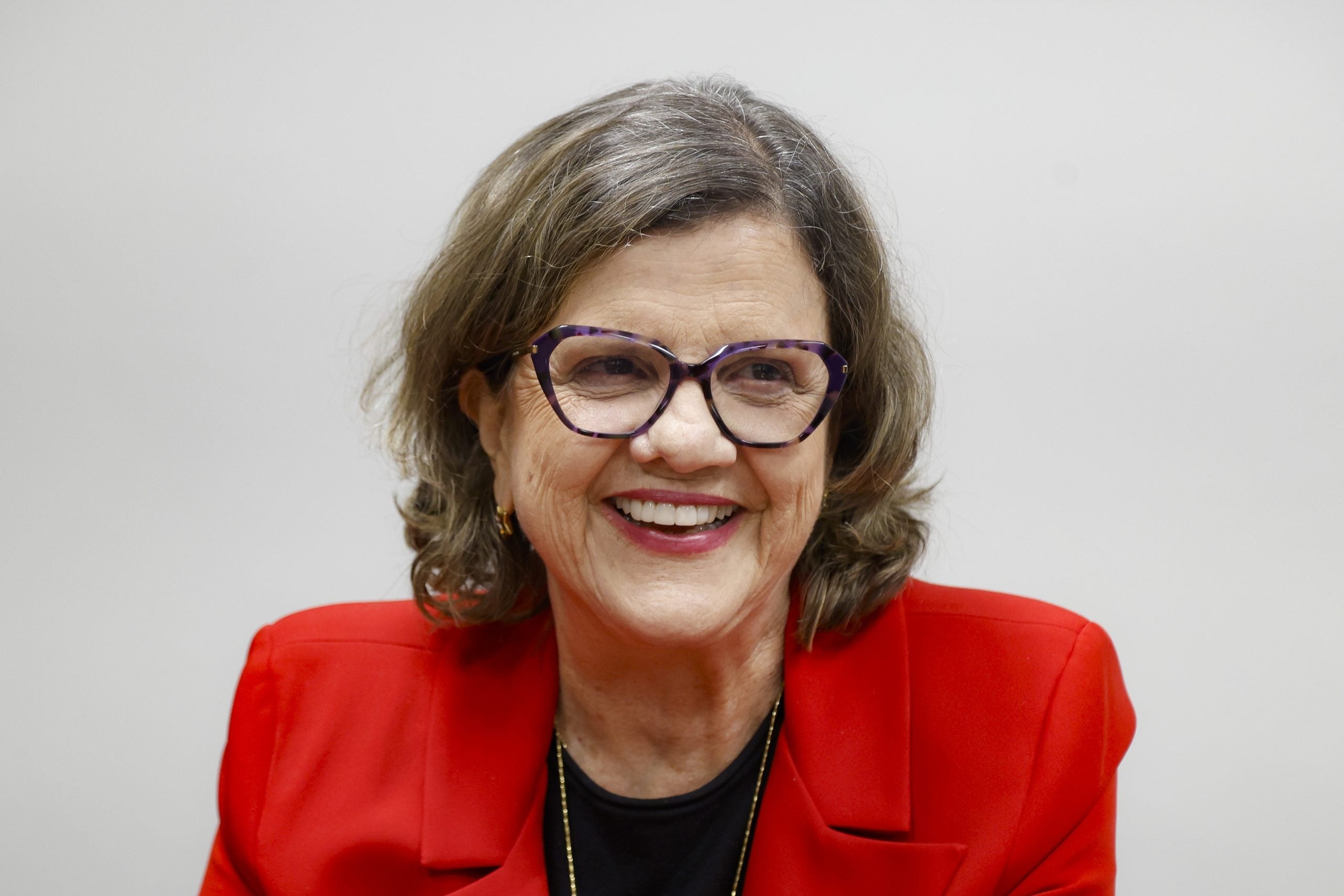 Teresa defende Alcolumbre e rebate ala do PT por críticas à 6 X 1