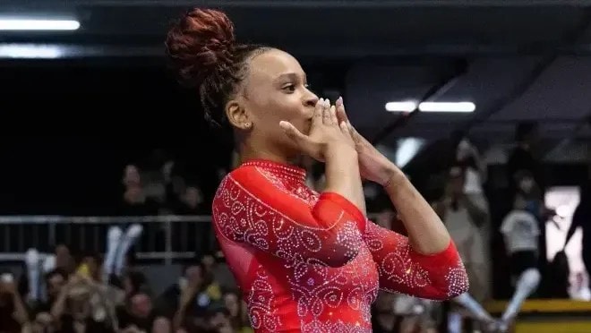 Rayssa Leal vence no Rio e conta como terapia ajudou no título