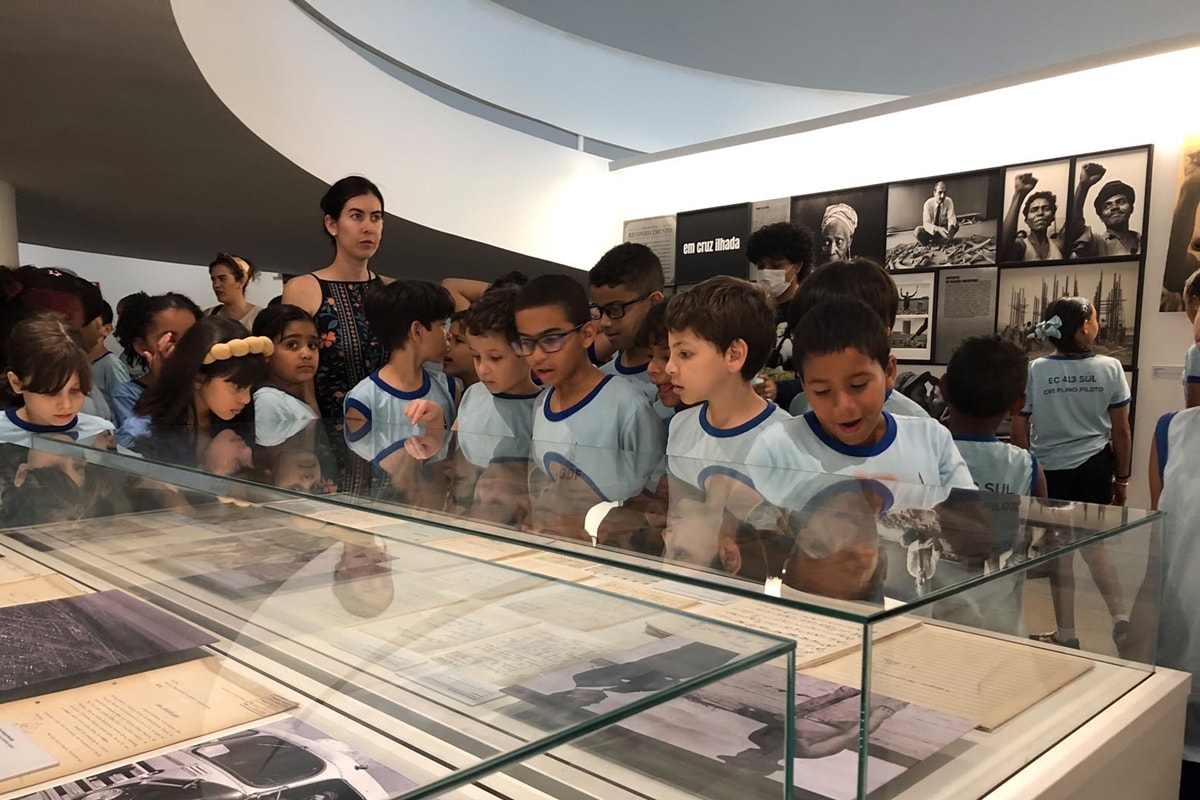 Alunos conhecem a história de Brasília na mostra Utopias em construção