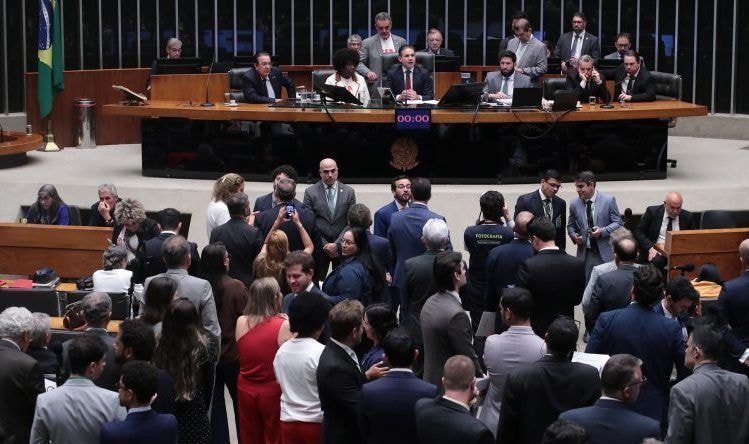 Quaest: Lula tem 39% das intenções de voto no 1º turno; Flávio, 34%
