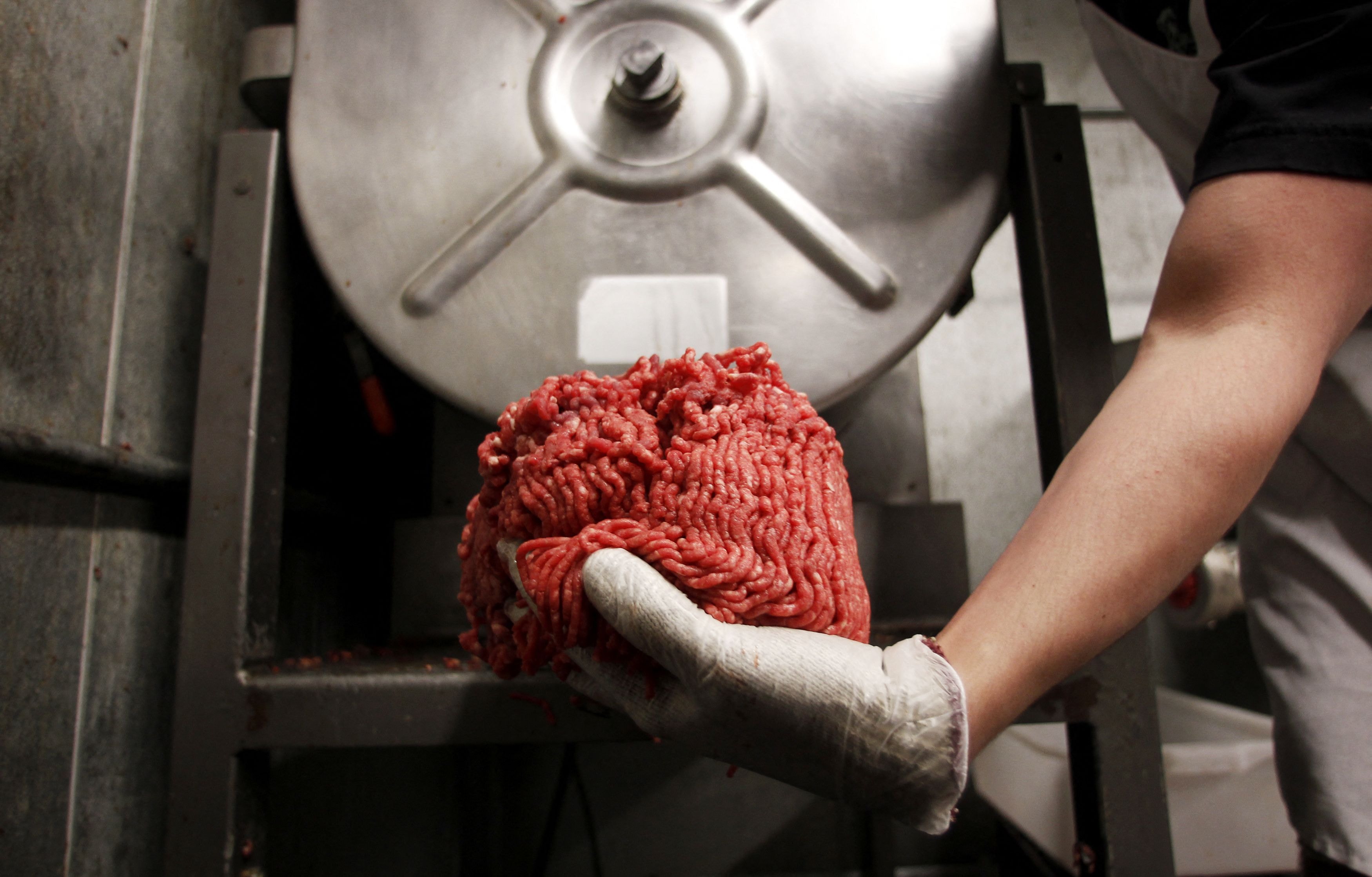 Trump assina medida para ampliar importação de carne bovina