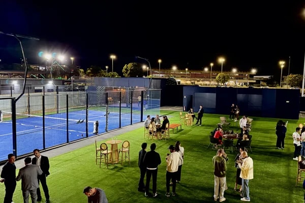 Aeroporto de Brasília recebe arena de padel aberta ao público