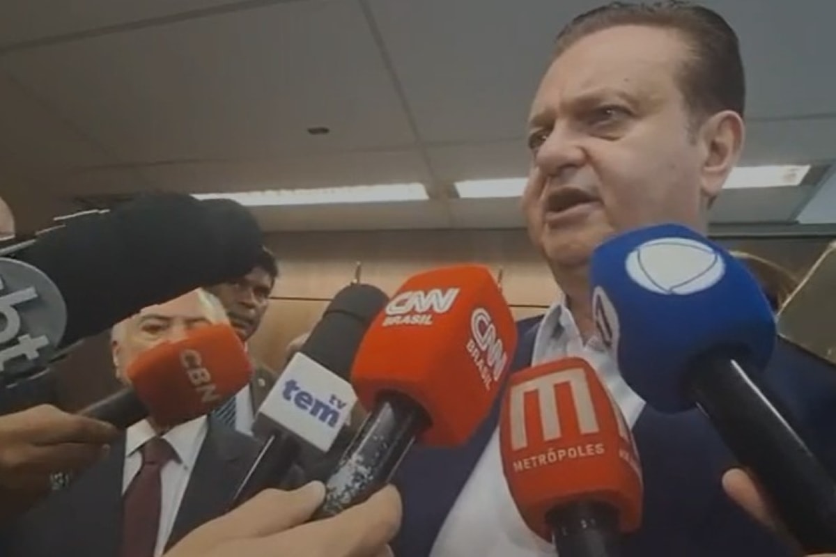 "Times Square" de SP: "Abalar Cidade Limpa é desrespeito", diz Kassab. Veja vídeo