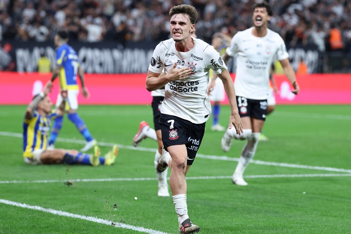 Pré-lista de Ancelotti tem Breno Bidon e cinco jogadores do Cruzeiro