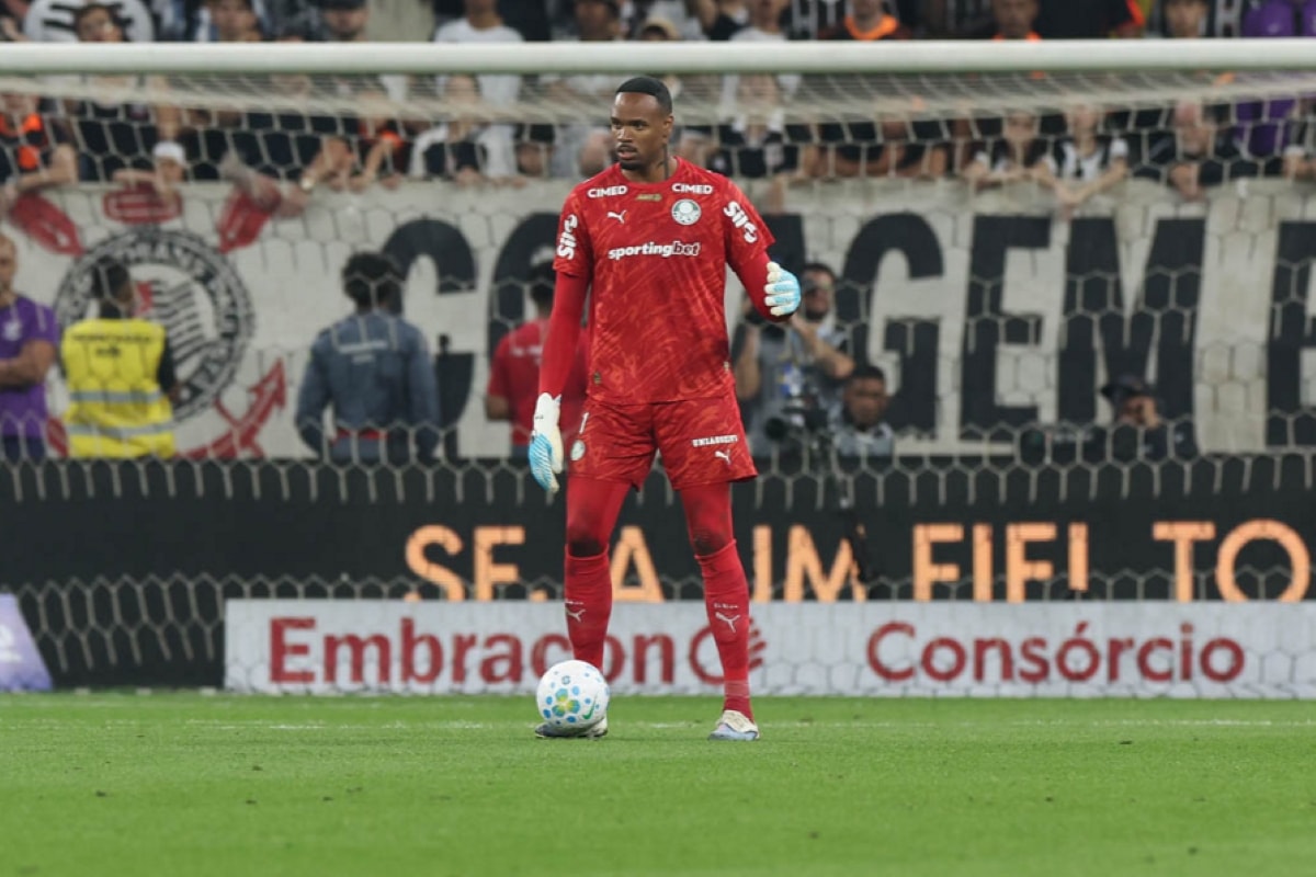 Palmeiras e Corinthians se manifestam após Carlos Miguel ser alvo de racismo. Veja vídeo