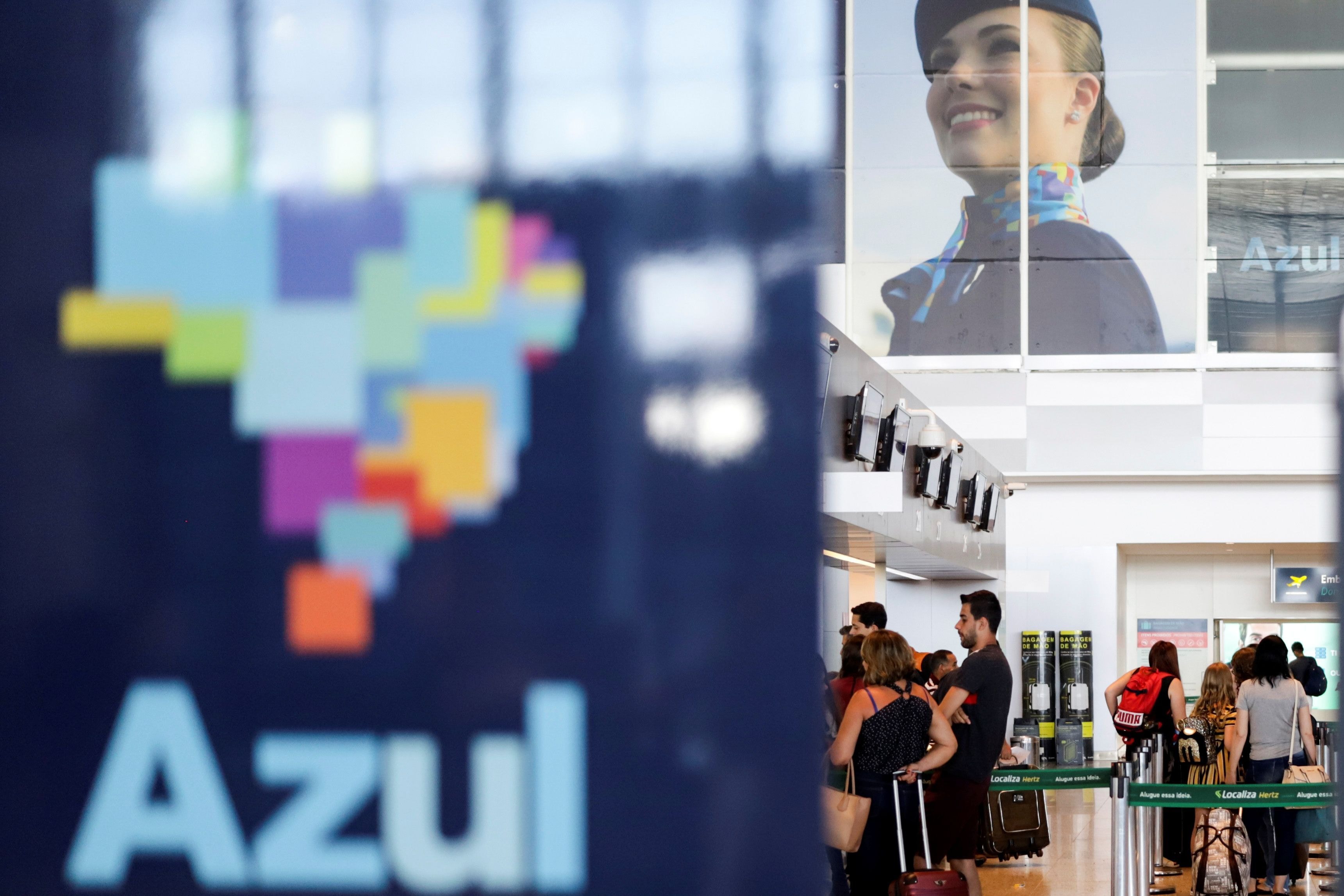 Avião da Azul faz pouso de emergência no Aeroporto de Viracopos