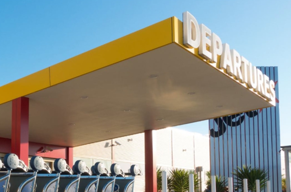 Aeroporto fecha após aparelho de depilação ser confundido com bomba