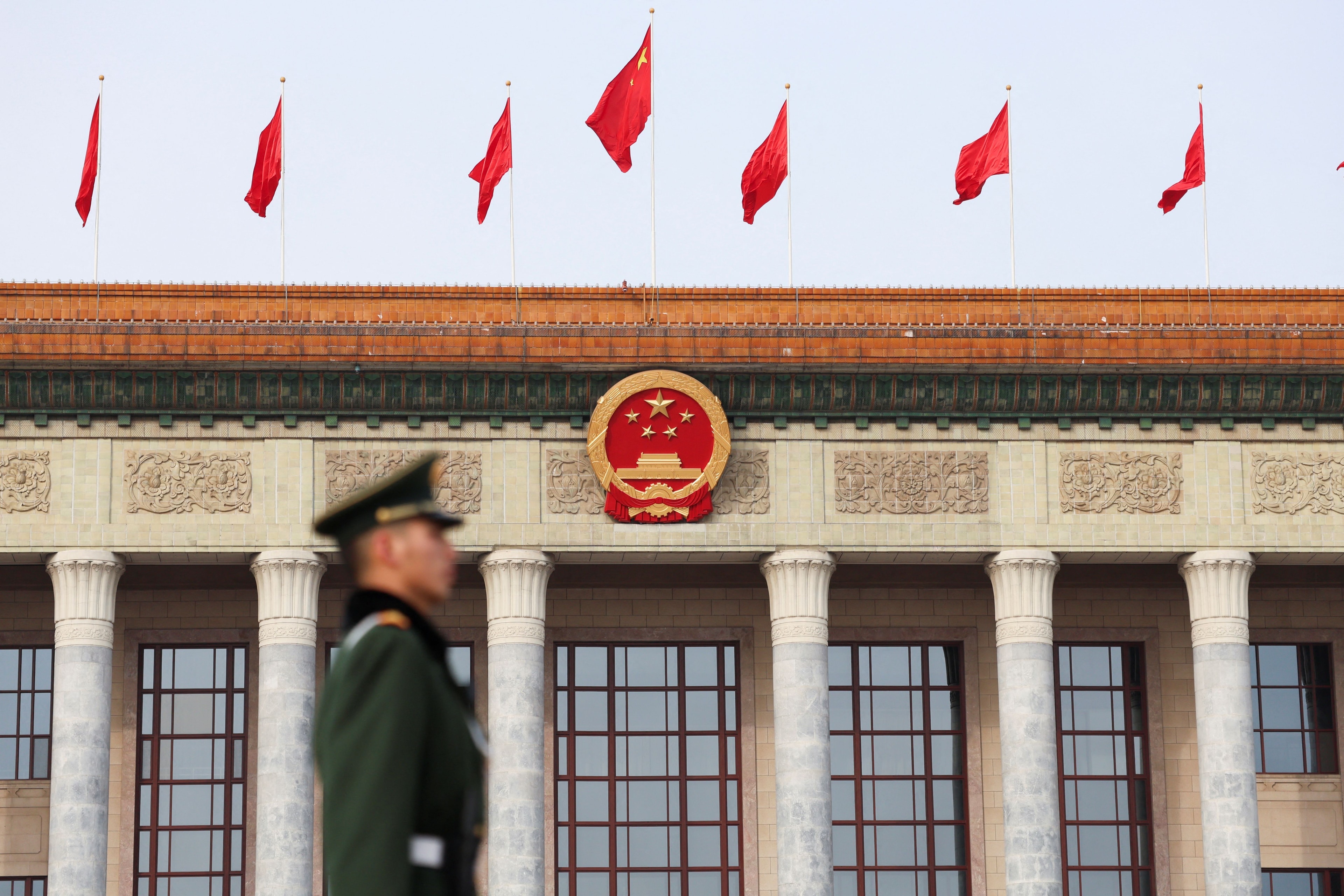 Trump chega na China para visita de Estado e reunião com Xi Jinping