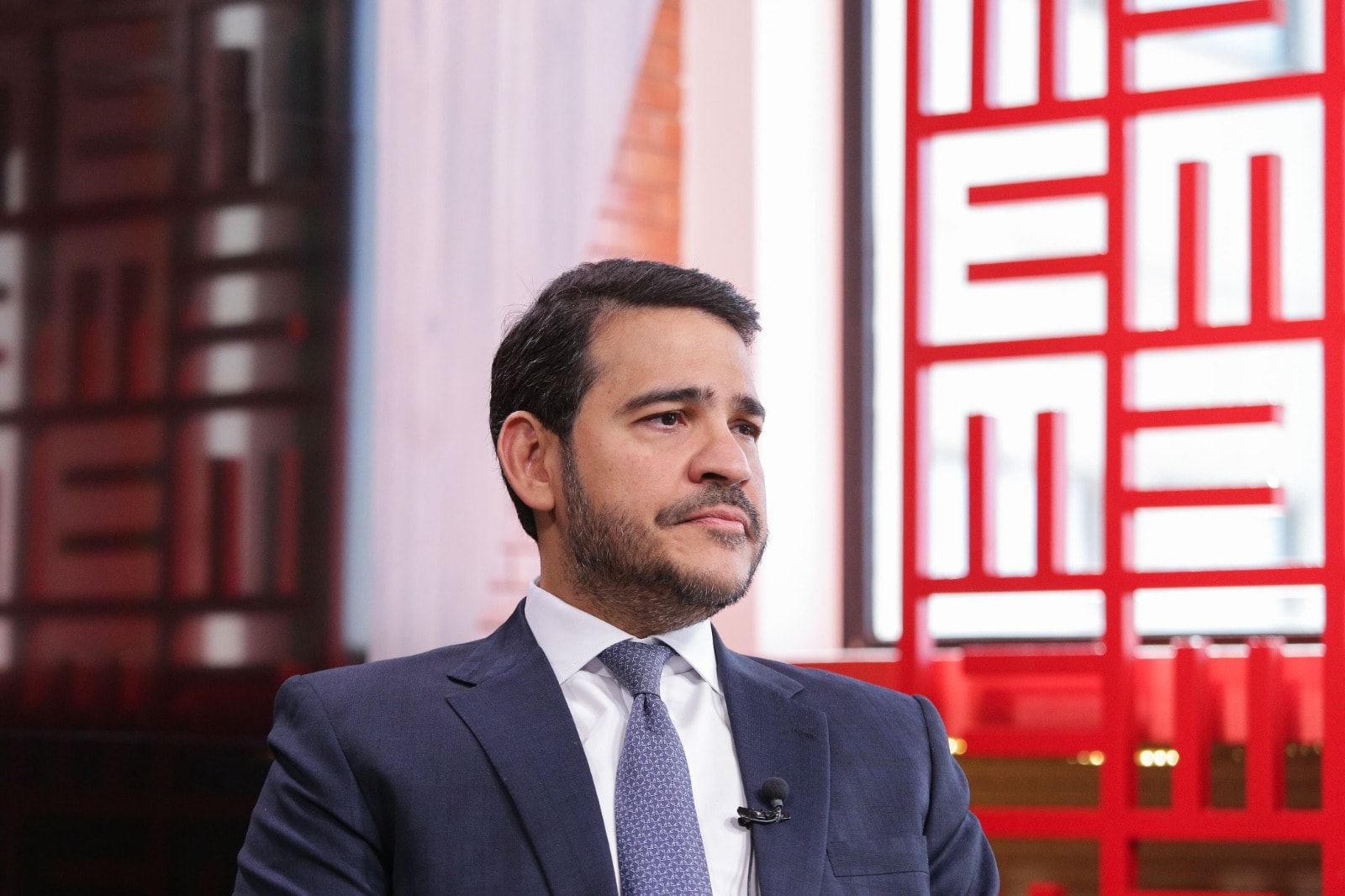 Na véspera da sabatina, Messias ganha culto com bispos e líder judeu