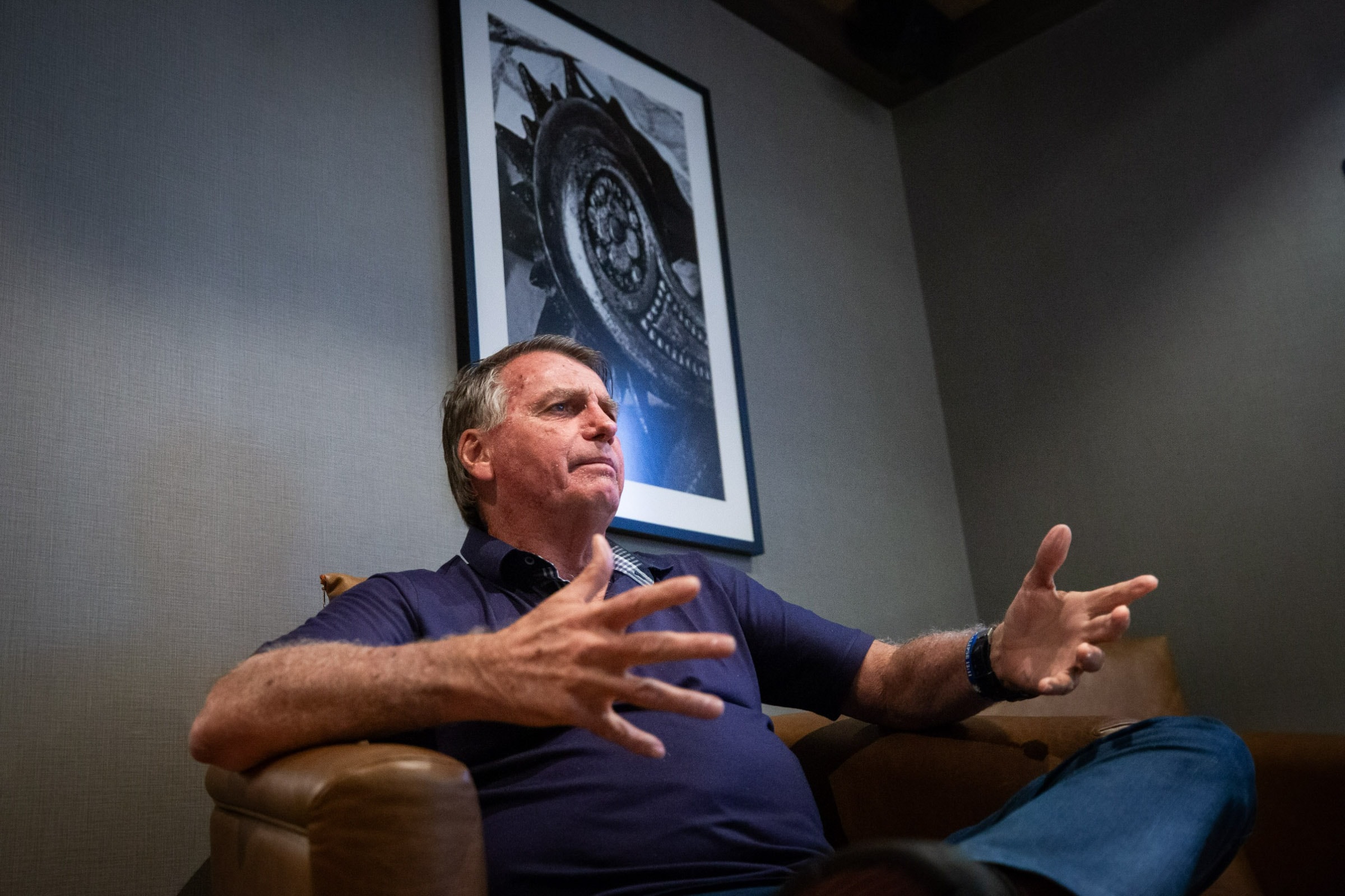 Bolsonaro pede a Moraes autorização para reparos na internet em casa