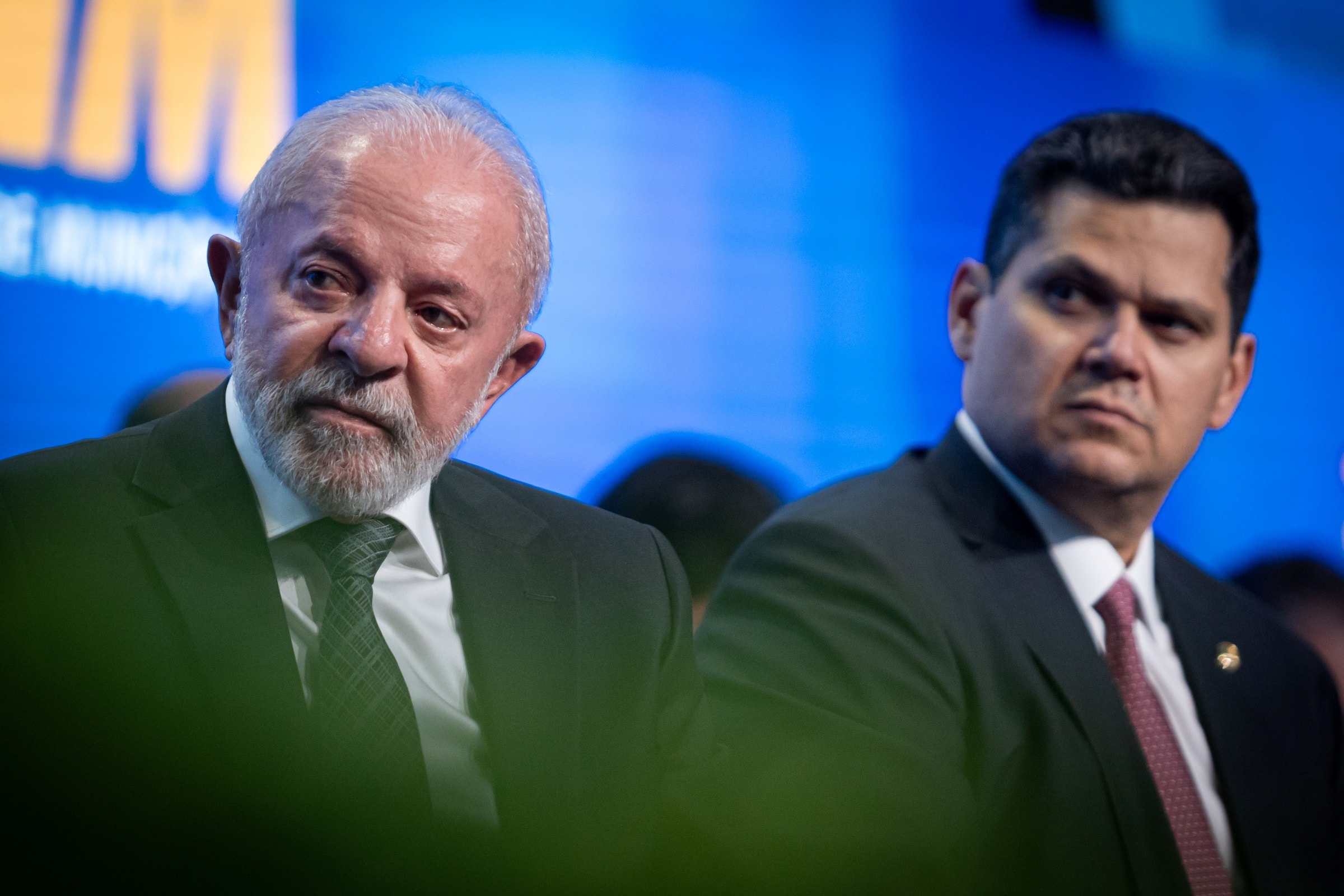 Com presença de Lula, Congresso promulga PEC que põe fim à escala 6x1; siga