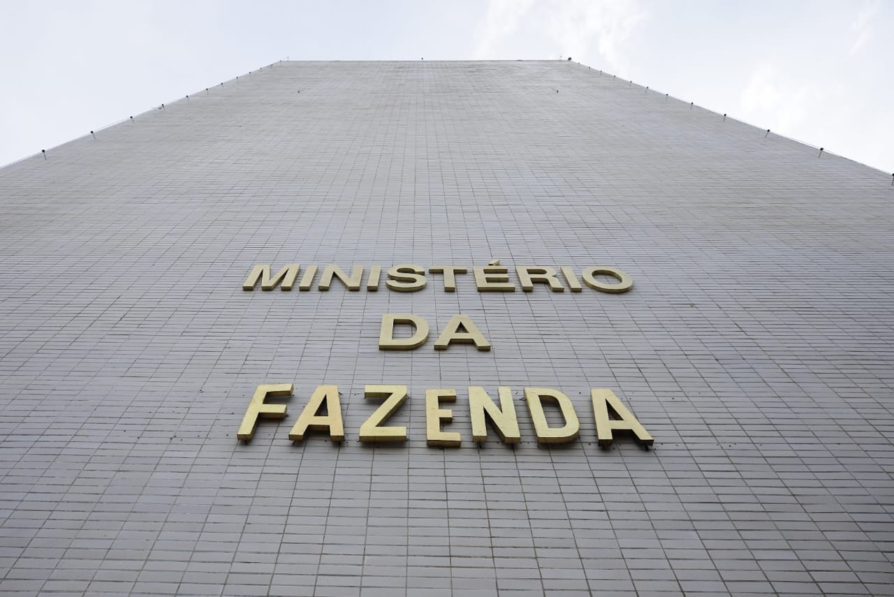 Governo federal expande gastos com investimentos no Orçamento de 2027