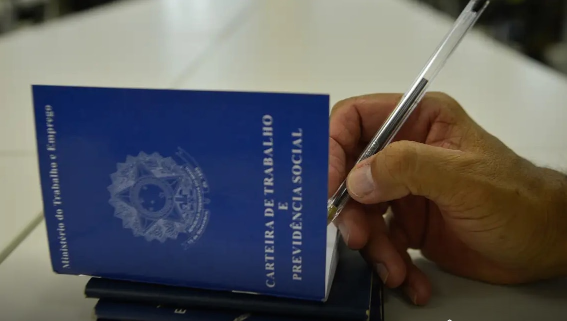 Brasil tem desemprego de 5,4% no tri até junho, diz IBGE