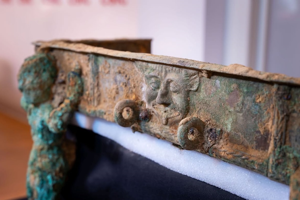 Arqueólogos encontram carruagem de bronze com 2,5 mil anos na Espanha