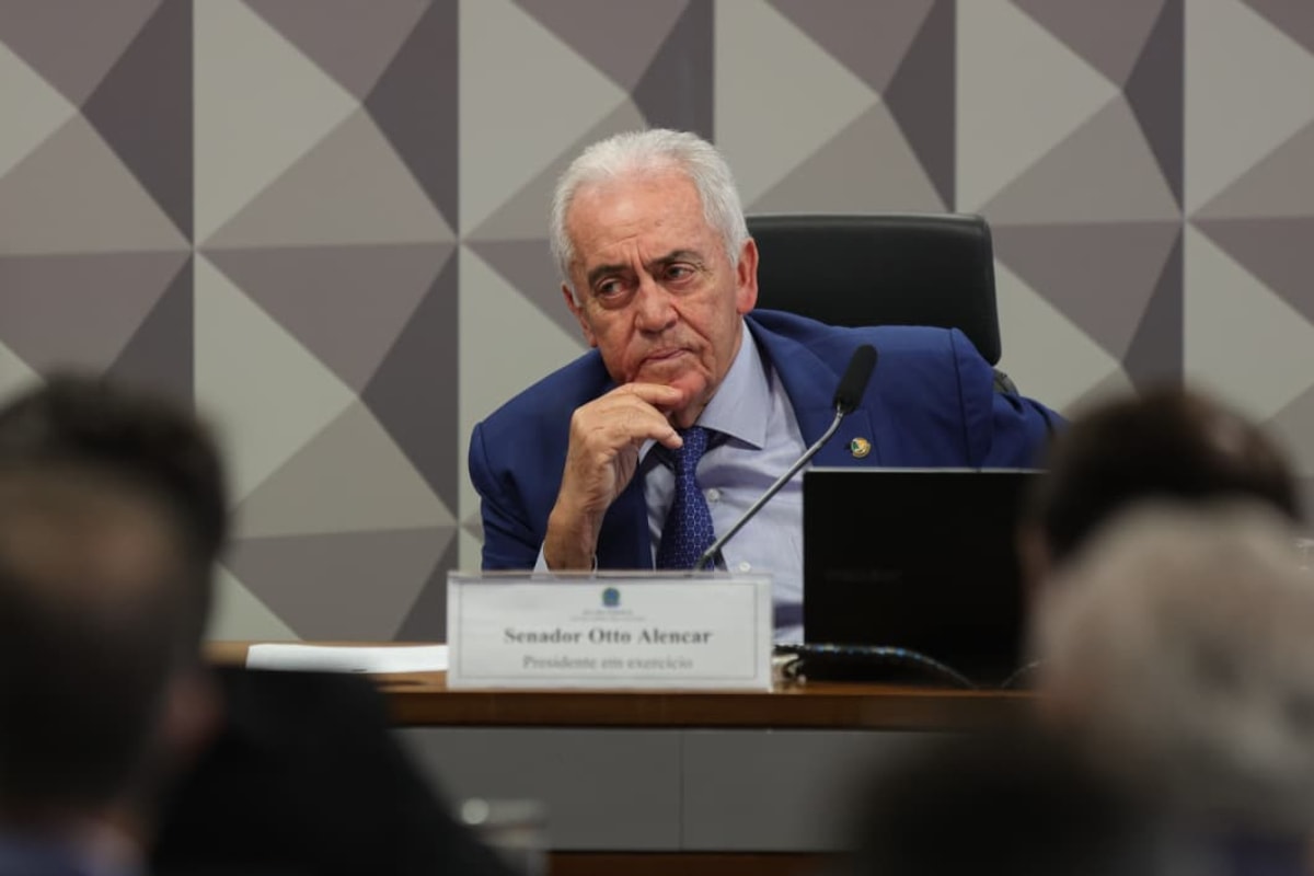 6x1: oposição pede vista e presidente da CCJ dá 1h para análise