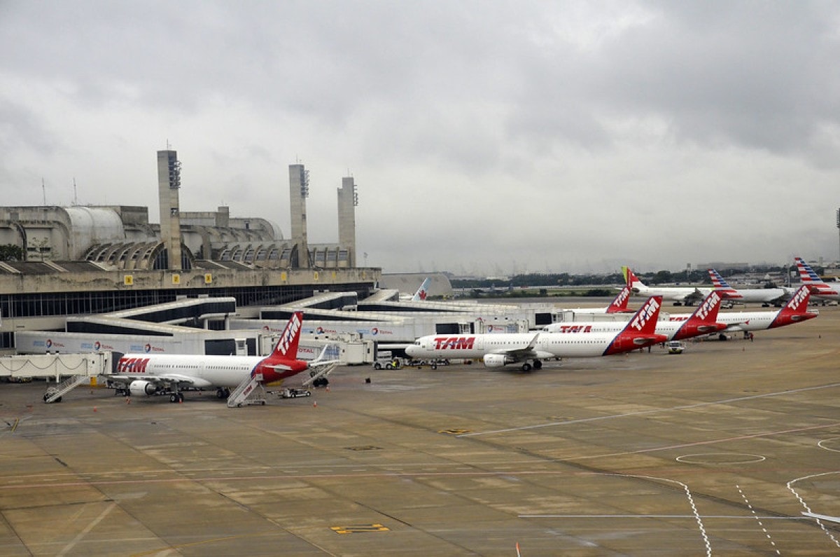 Rio: avião arremete após balão cair próximo ao Aeroporto do Galeão