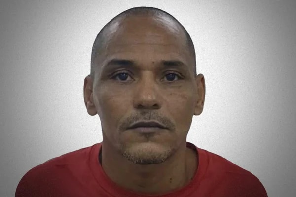Homem que matou mãe adotiva e estuprou irmãs cumpria pena de 32 anos
