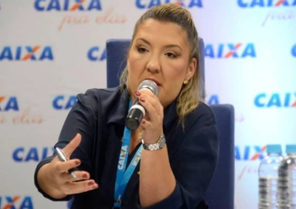 Favorita para vice de Flávio recorreu à Justiça para validar filiação